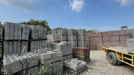 Area produksi dan stok paving block SolidPaving.id