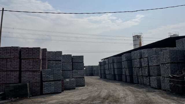 Fasilitas produksi paving block SolidPaving.id
