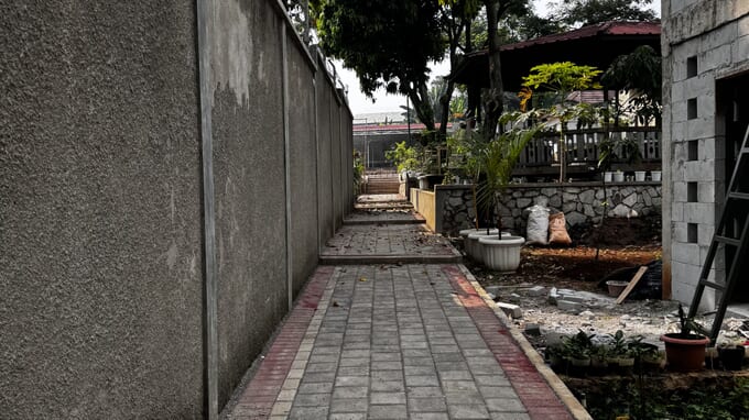 Jalan setapak paving block hasil akhir