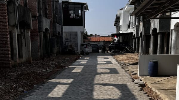 Perumahan Pondok Kacang — Jalan cluster perumahan
