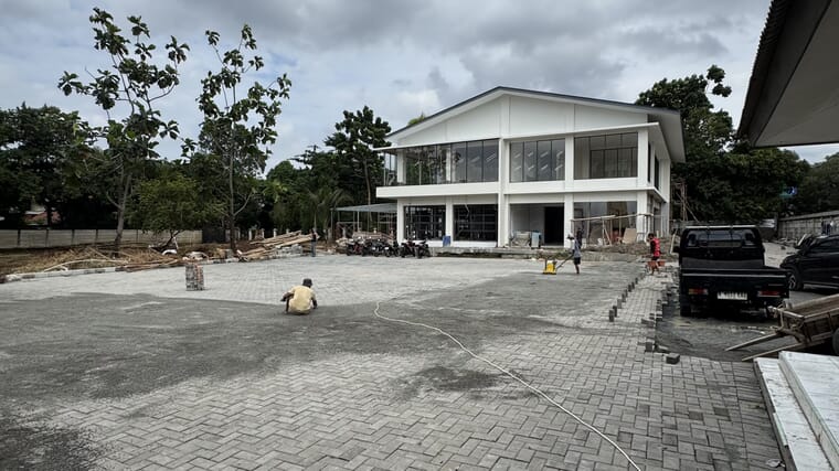 Pemasangan paving block komersial Simpang Raya Pasming Jawa Barat — referensi untuk komersial Bandung